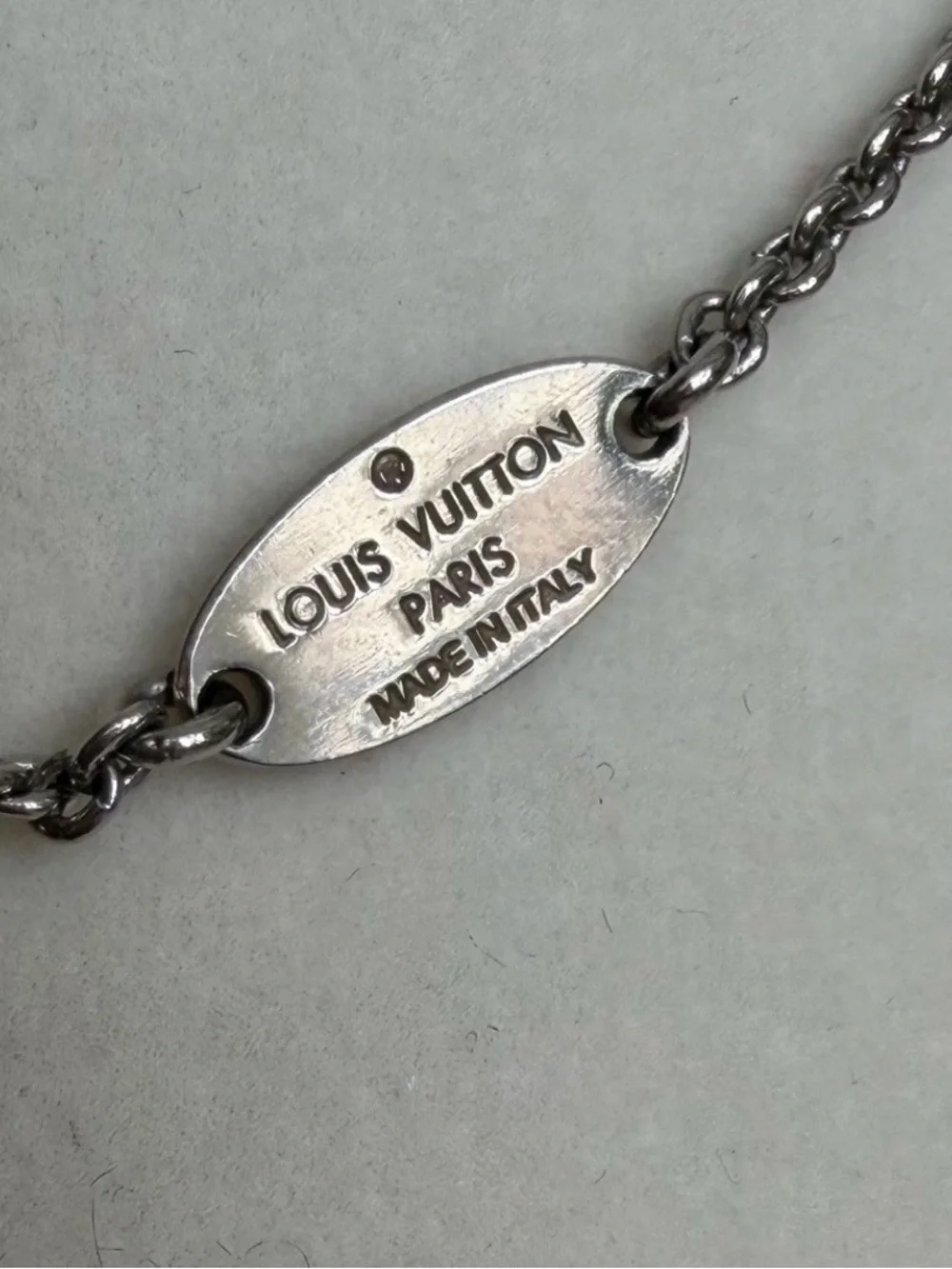 Authentic Louis Vuitton Necklace-Signature V -Shaped Silver Pendant Necklace